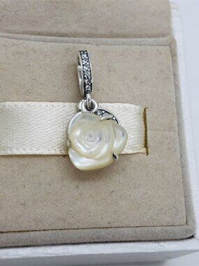 ✨🔥Pandora White Rose in Bloom Double Dangle Charm